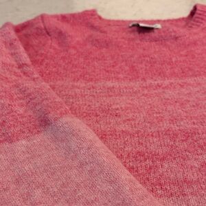 cupcakes & cashmere Heathered Pink Crewneck Sweater size small like new